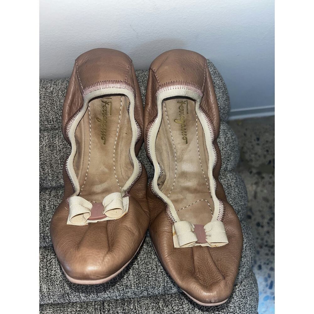 Salvatore Ferragamo Tan Leather Ballet Flats with Bow Detail - Size 8.5